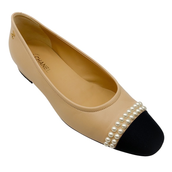 CHANEL BEIGE / BLACK 2020 PEARL EMBELLISHED GROSGRAIN CAP TOE LAMBSKIN LEATHER B - Picture 1 of 12